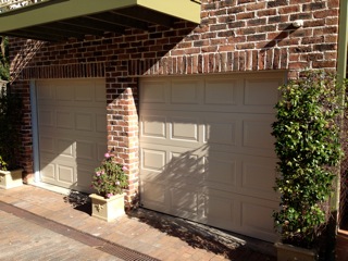 st-ives-panelift-garage-doors-photo2